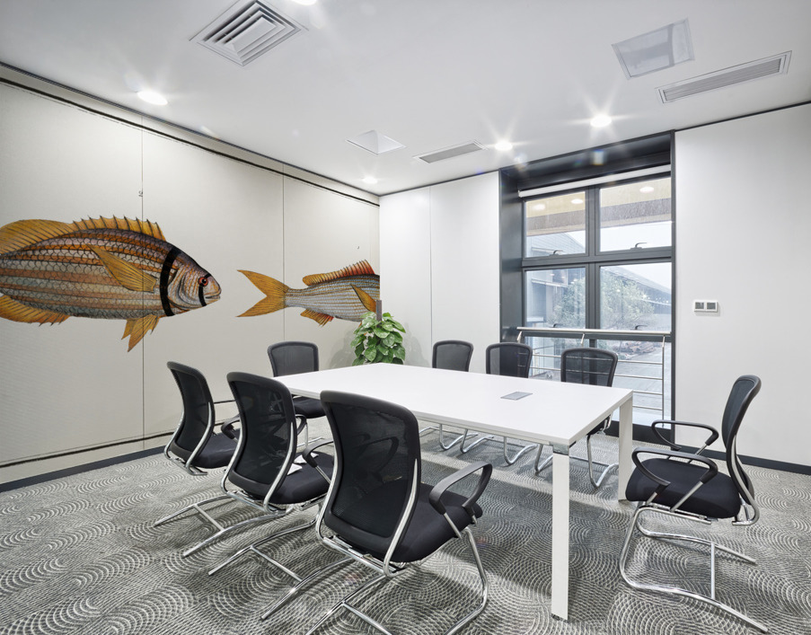 1. Cuning Sparus Cuning 2. Striped Gilt-head Sparus vittatus Wall Printing